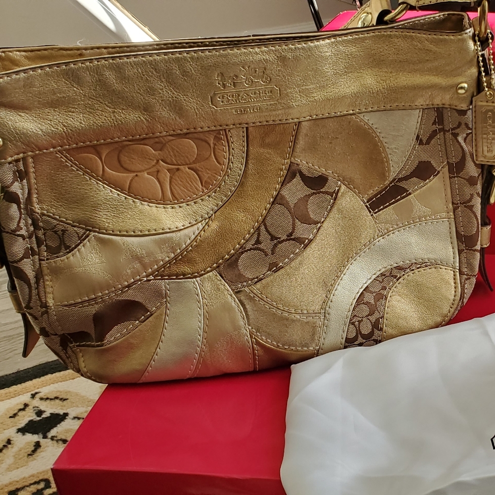Purse - Picture 1 of 7